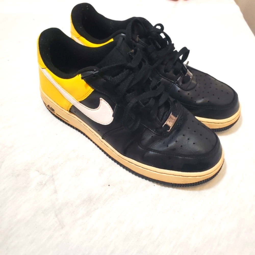 Nike Mens Air Force 1 Sneakers Shoes Yellow 315122-051 Lace Up Perforated 8.5M